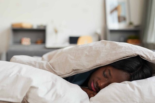 Découvrez nos housses de couette 200x220 de haute couture avec un tissage de haute qualité pour améliorer le confort du sommeil durant vos nuits
