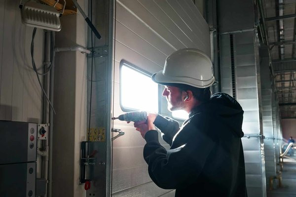 Quels sont les avantages de confier l'installation de votre porte de garage à un professionnel à Aix-en-Provence ?