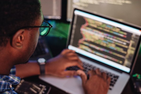 AquilApp : Tout savoir sur cette entreprise de développement web et mobile